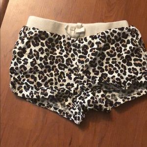 2T leopard shorts